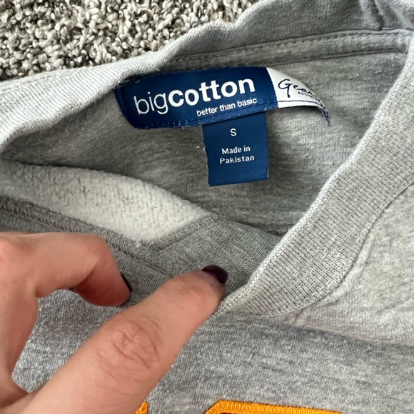 USC University of Southern California Women's Sweatshirt, Size Small - Picture 2 of 3